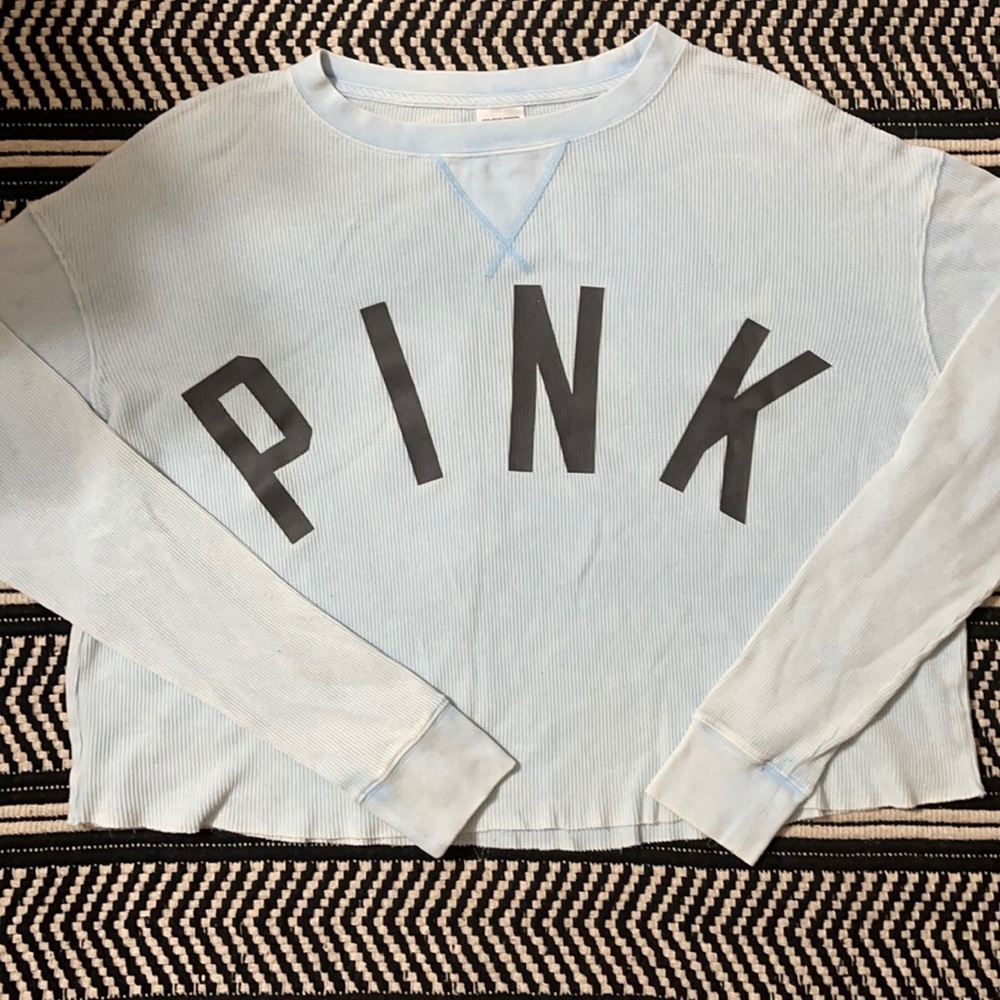 PINK VS thermal top - Picture 1 of 3